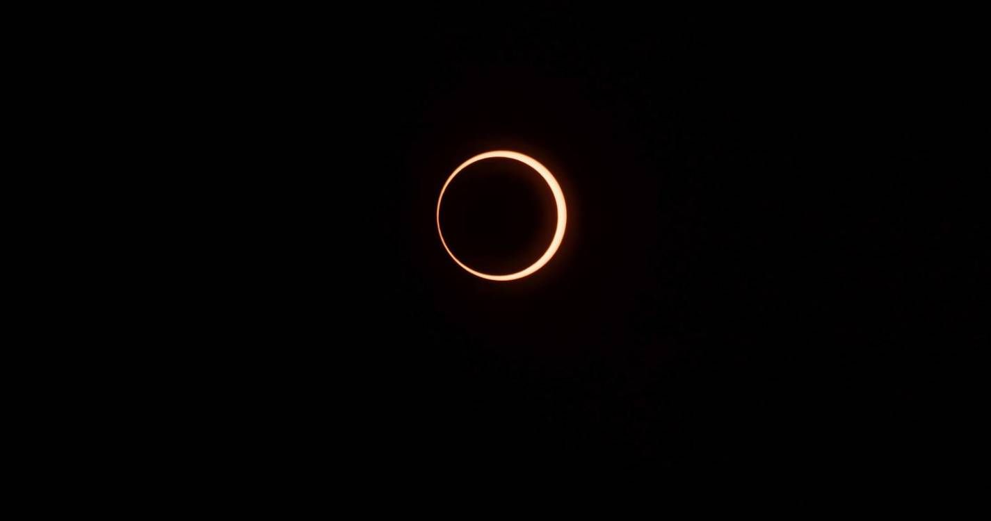 Eclipse com “anel de fogo” encanta extremo sul da América