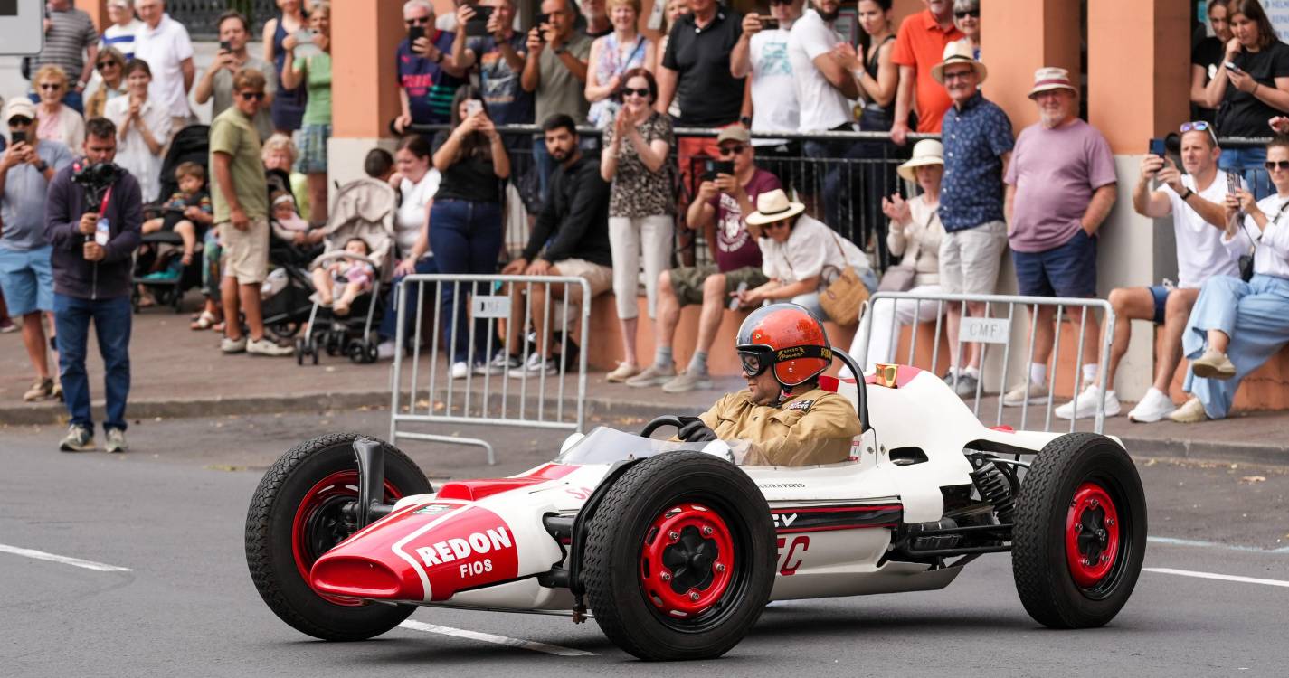 Percorra a galeria que mostra como foi o desfile em ‘grande estilo’ de clássicos