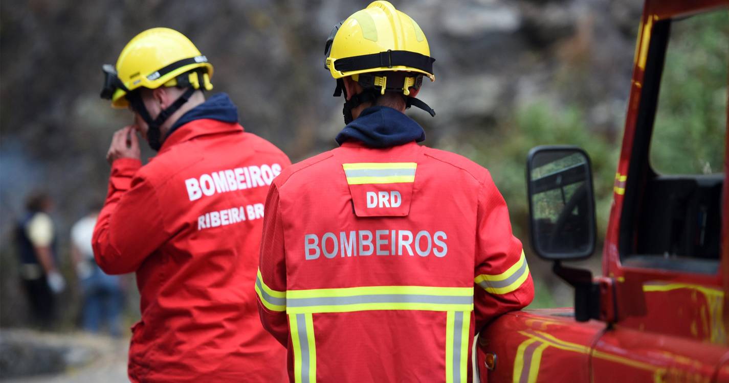 Bombeiros mobilizados para queimada não autorizada na Ribeira Brava