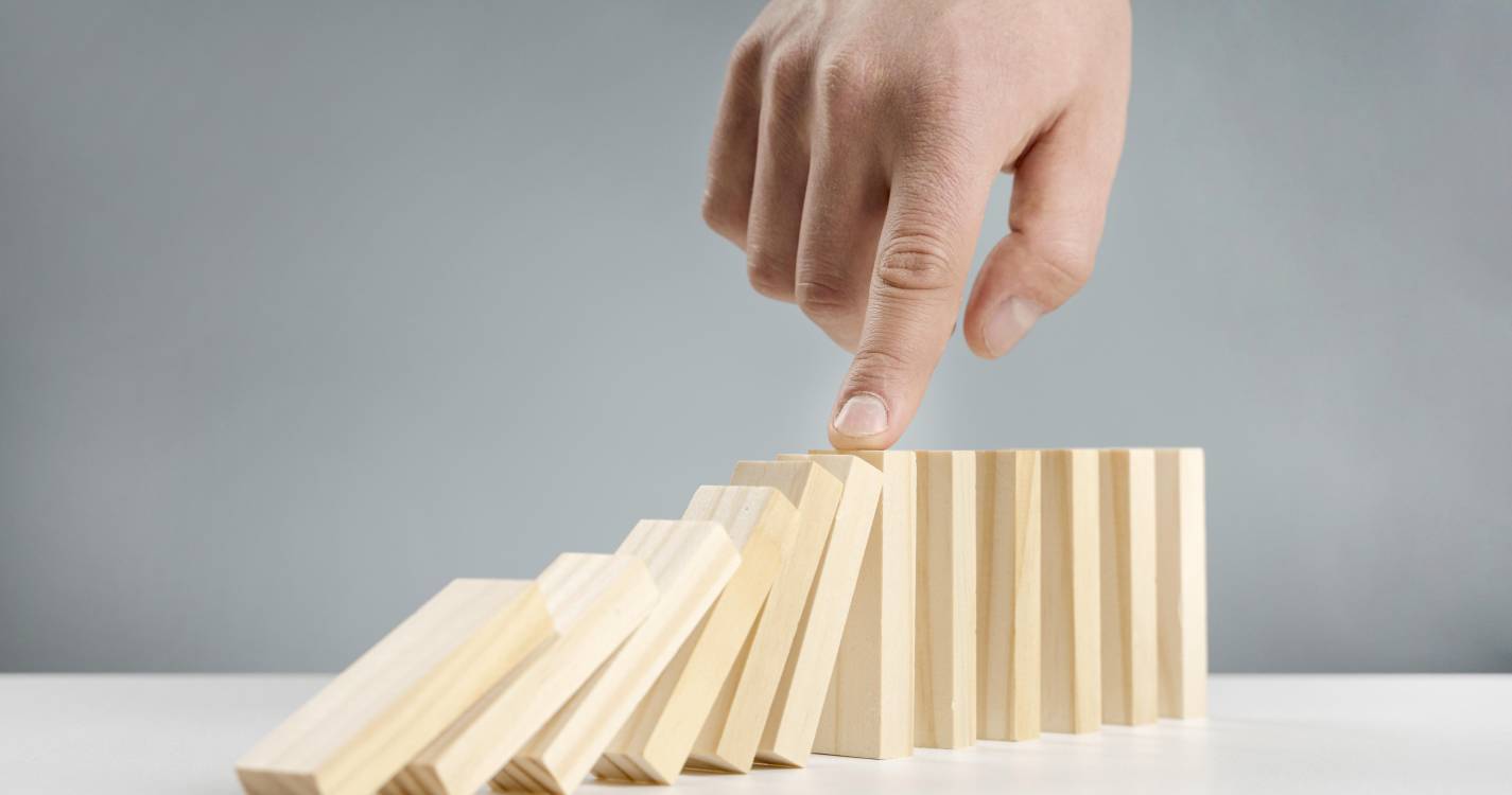 Irão declara falência de um dos maiores bancos privados do país