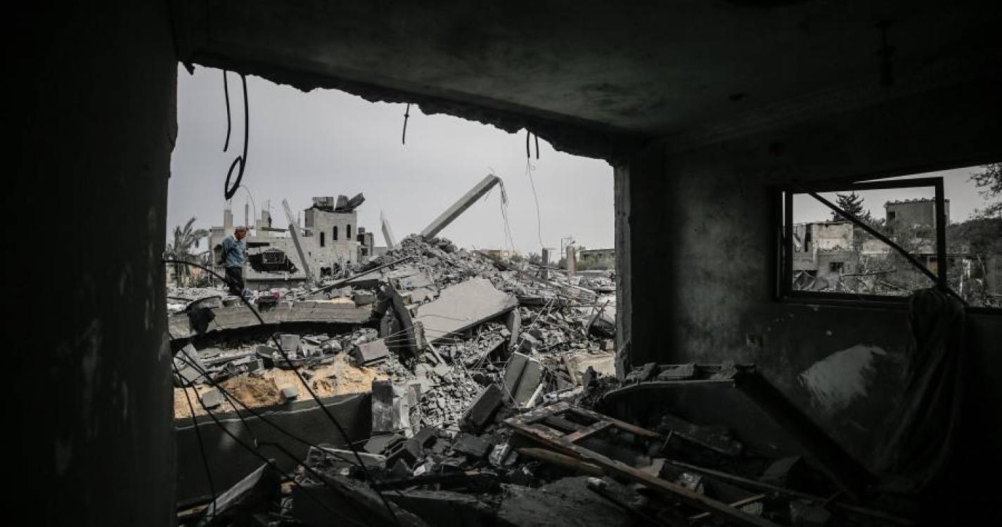 Pelo menos 35 pessoas morreram em ataques israelitas no norte de Gaza