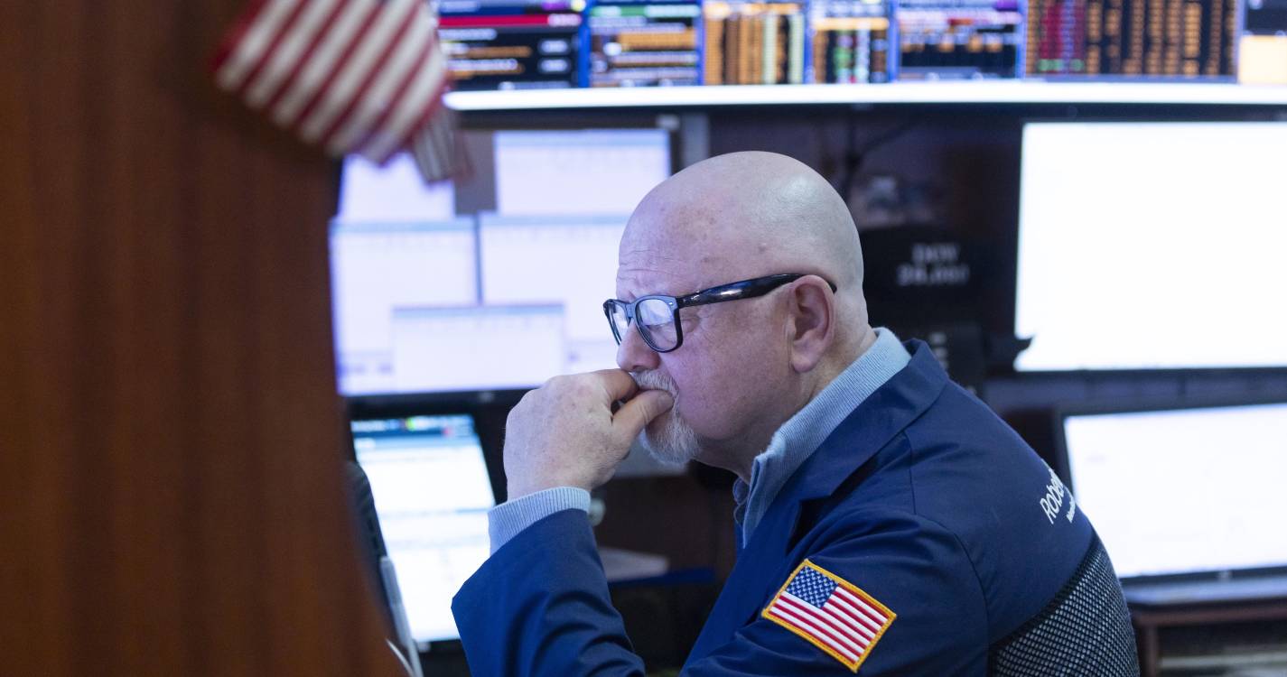 Tarifas: Trump sobe para 125% taxas à China e suspende por 90 dias a mais de 75 países