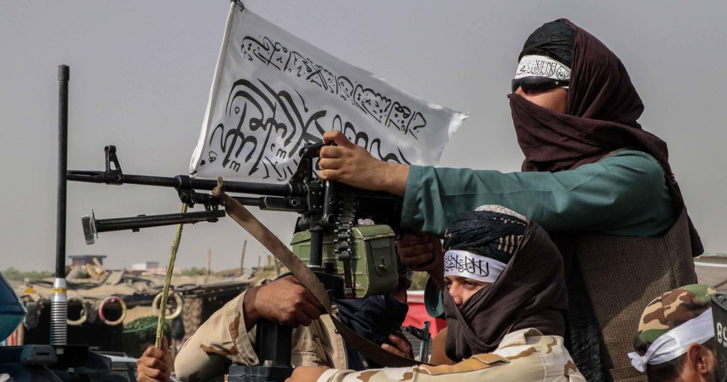 Rússia retira talibãs da lista de organizações terroristas