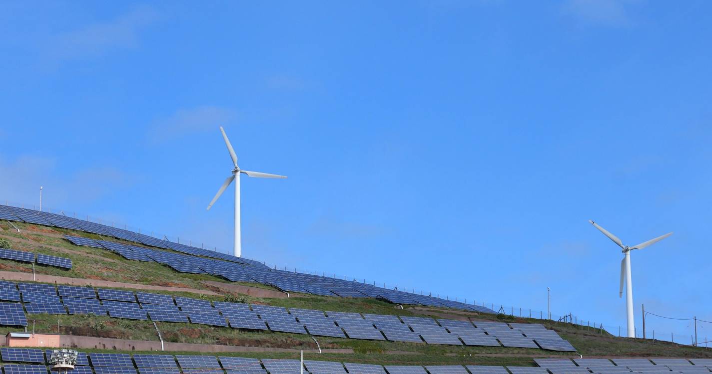 Governo Regional abre concurso para atribuição de 60MW de capacidade solar