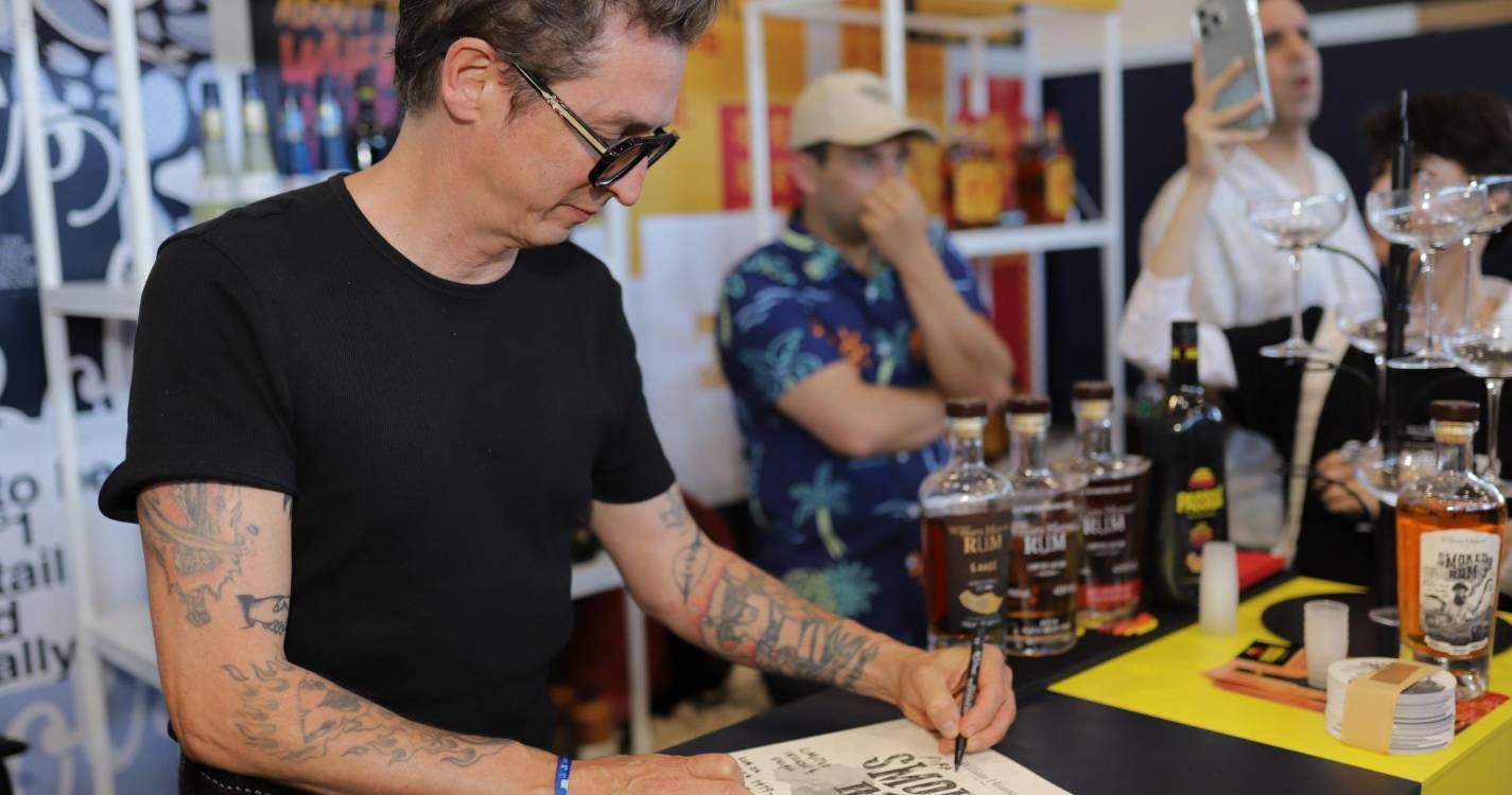 William Hinton apresenta Smoked Rum