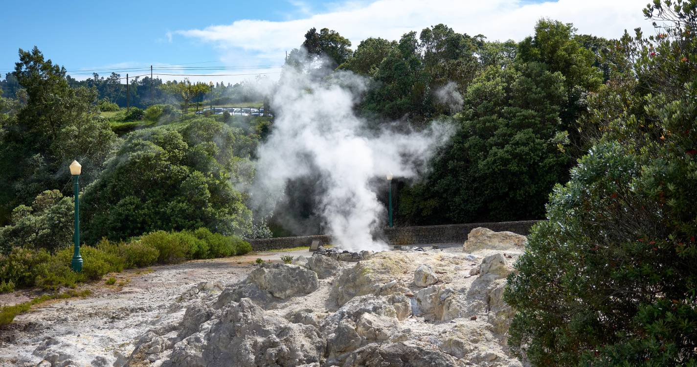 Açores: Quem vive e trabalha nas Furnas pede soluções para responder à “invasão” de turistas
