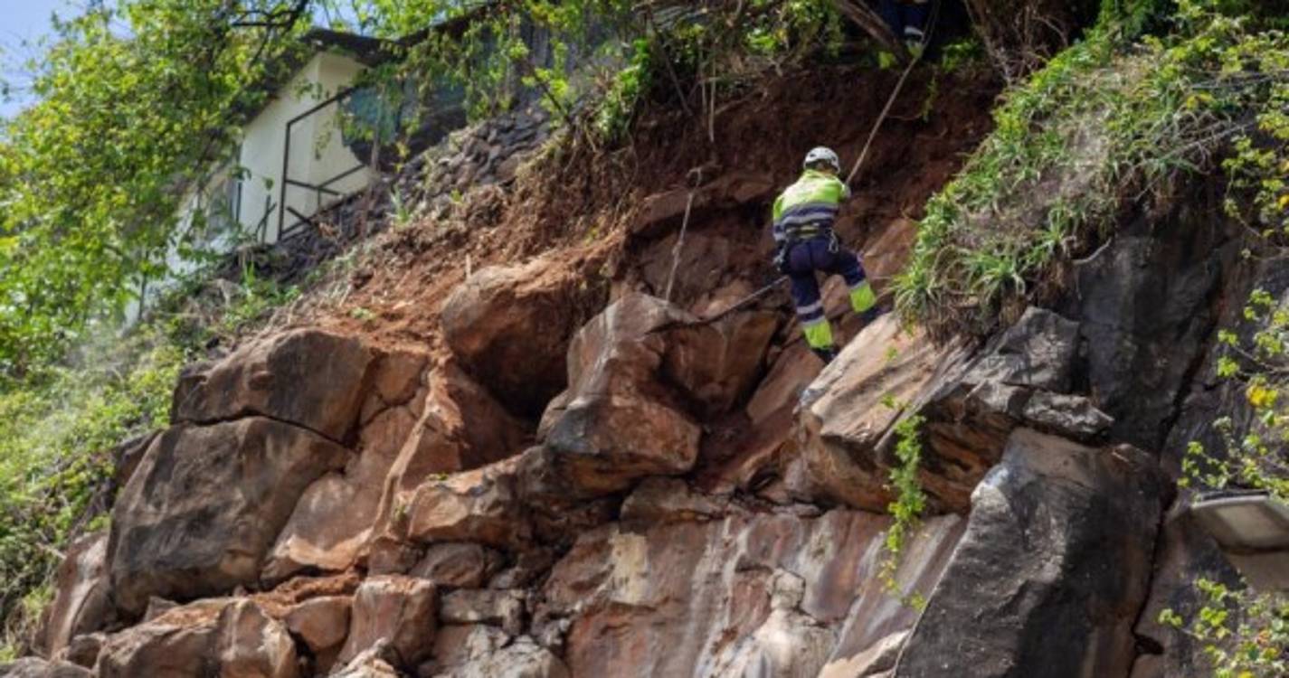 CMF acompanha limpeza de taludes