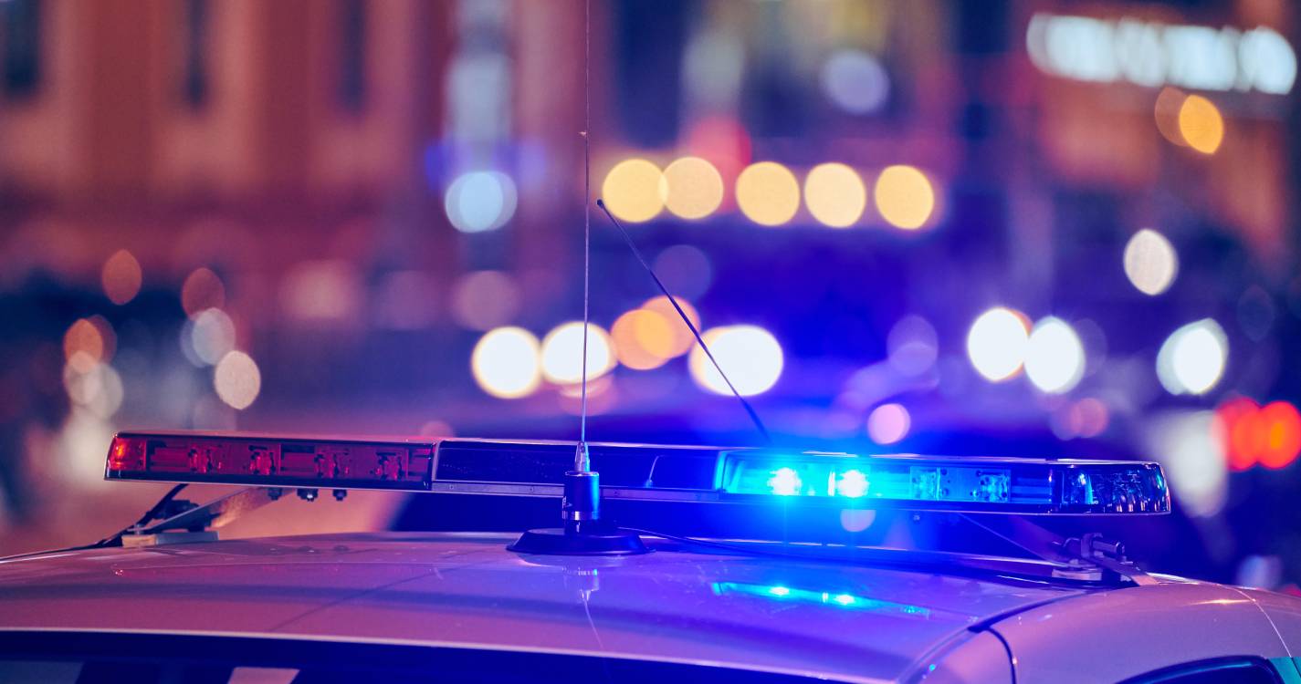 Polícia de aeroporto de Saint Louis mata homem que mostrou faca