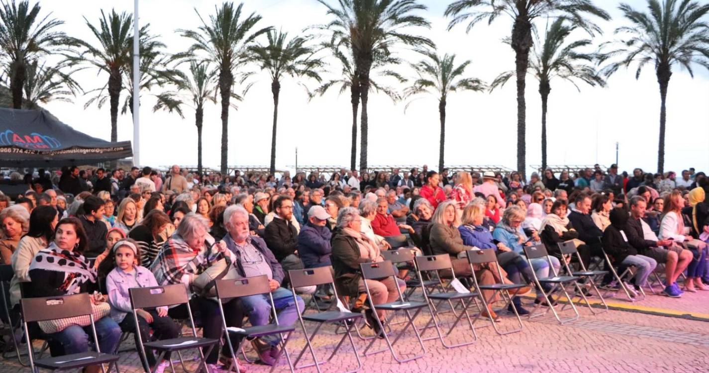 Concerto de António Zambujo atraiu centenas de pessoas (com fotos)