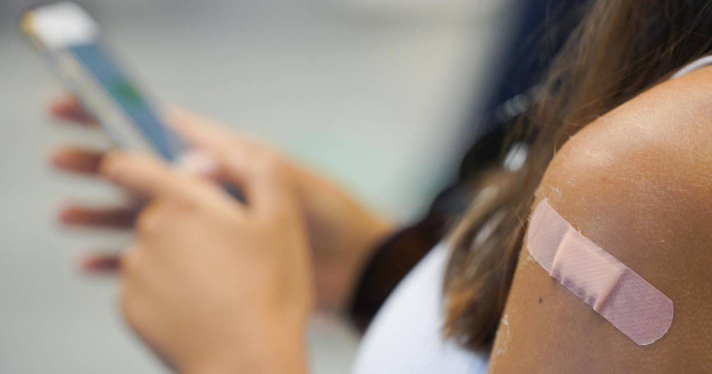 Campanha de vacinação contra gripe e covid-19 começa hoje no SNS e nas farmácias