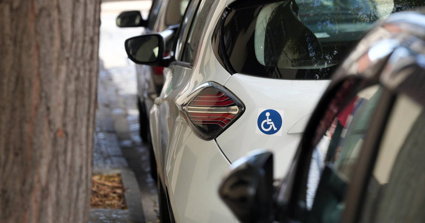 Sem Limites esclarece particularidades relativas ao Cartão Azul Europeu e à utilização de dísticos