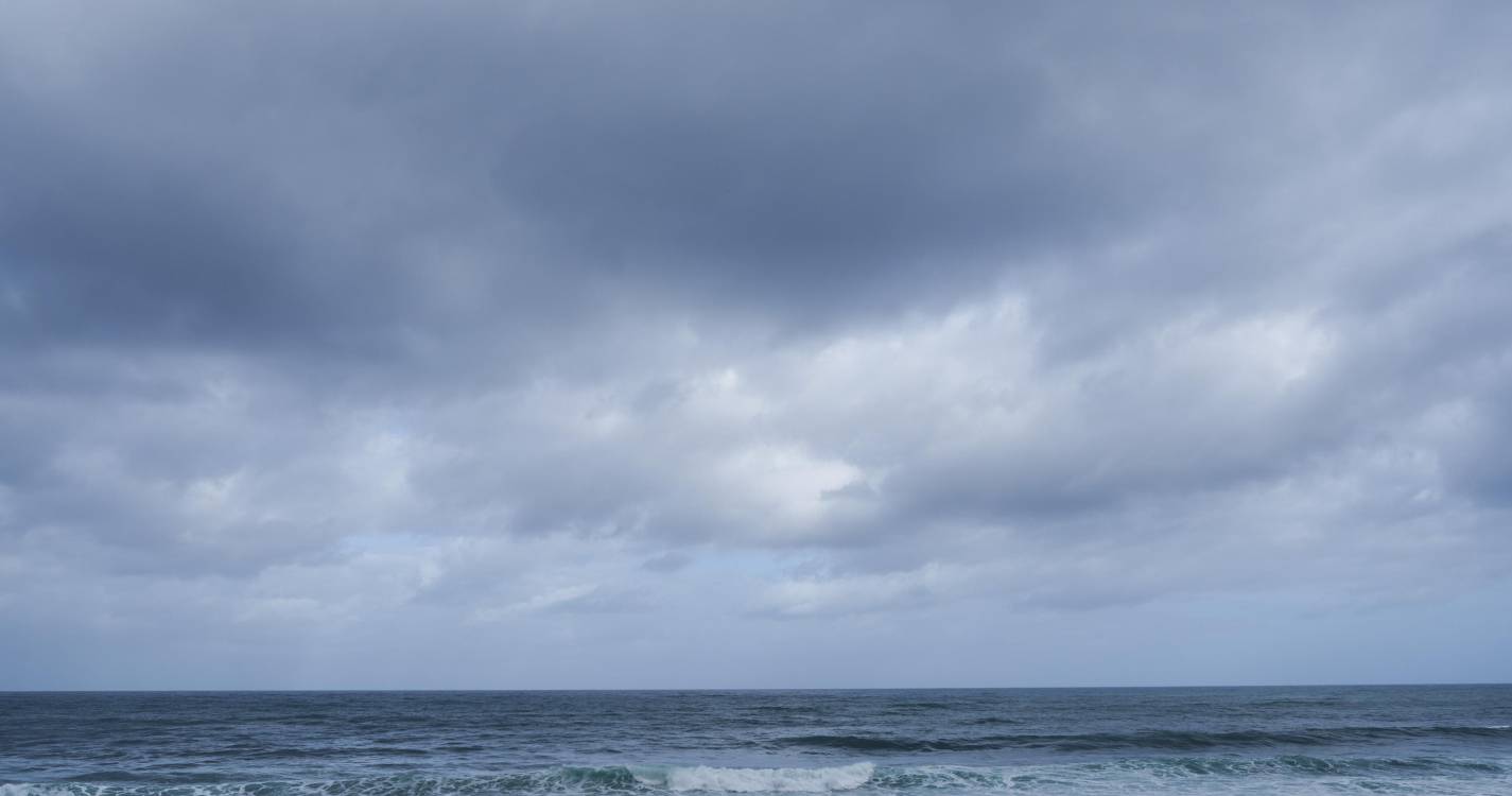 Céu muito nublado está de regresso à Região