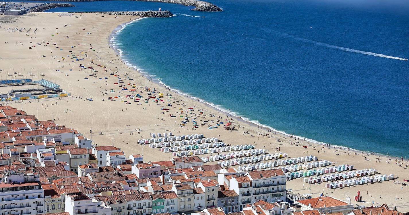 Banhistas assistidos por contaminação em praia da Nazaré aumentam para 116