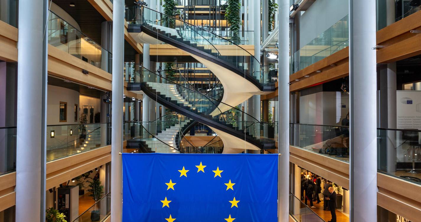 Oito pessoas acusadas de corrupção no Parlamento Europeu no caso Huawei