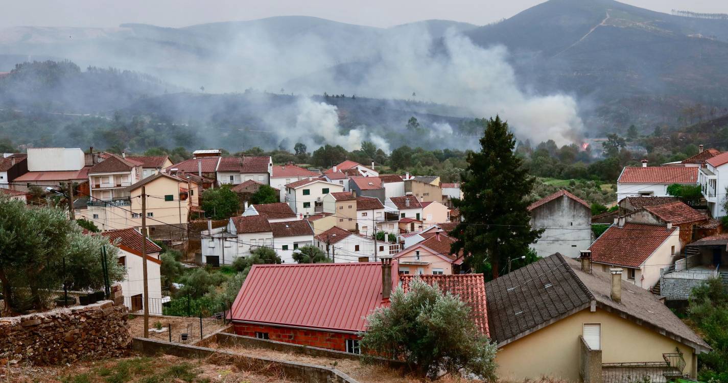 Incêndios: Três localidades confinadas na Covilhã devido ao agravamento do fogo