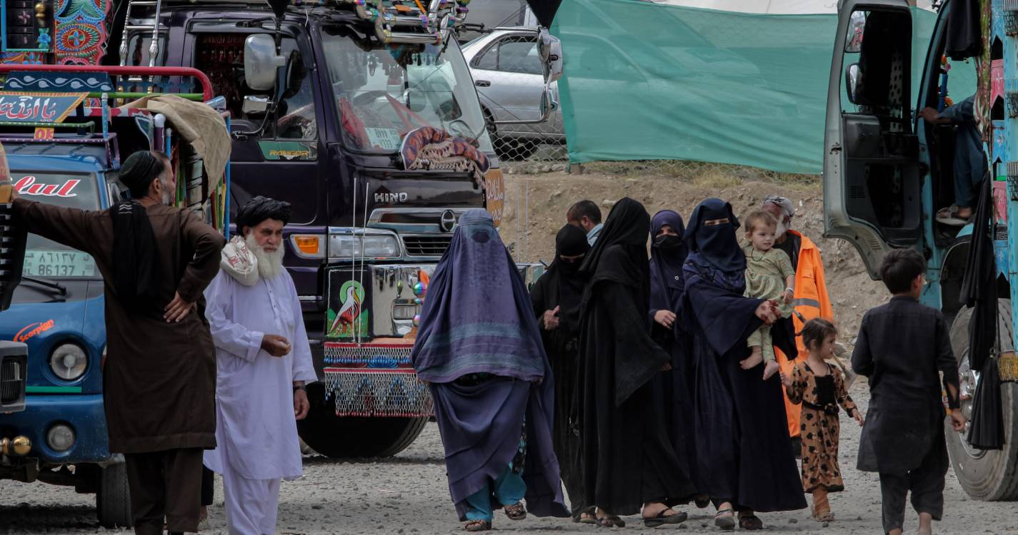 Pelo menos 57 pessoas morreram devido às fortes chuvas no Paquistão