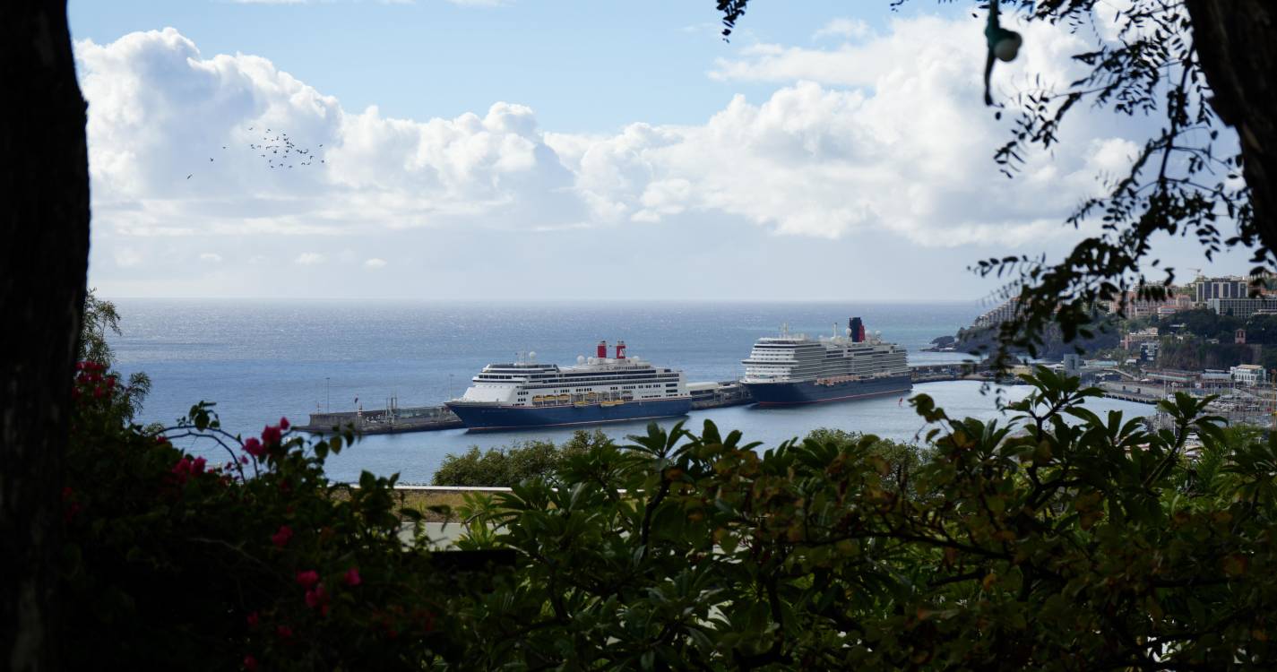 Mais de 9,2 mil pessoas enchem o Porto do Funchal
