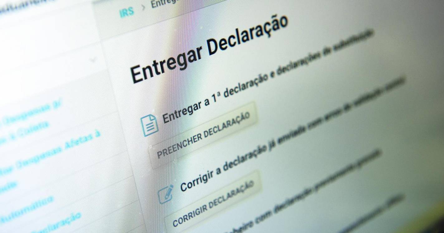 Novas tabelas de retenção no IRS isentam de imposto salários até 820 euros