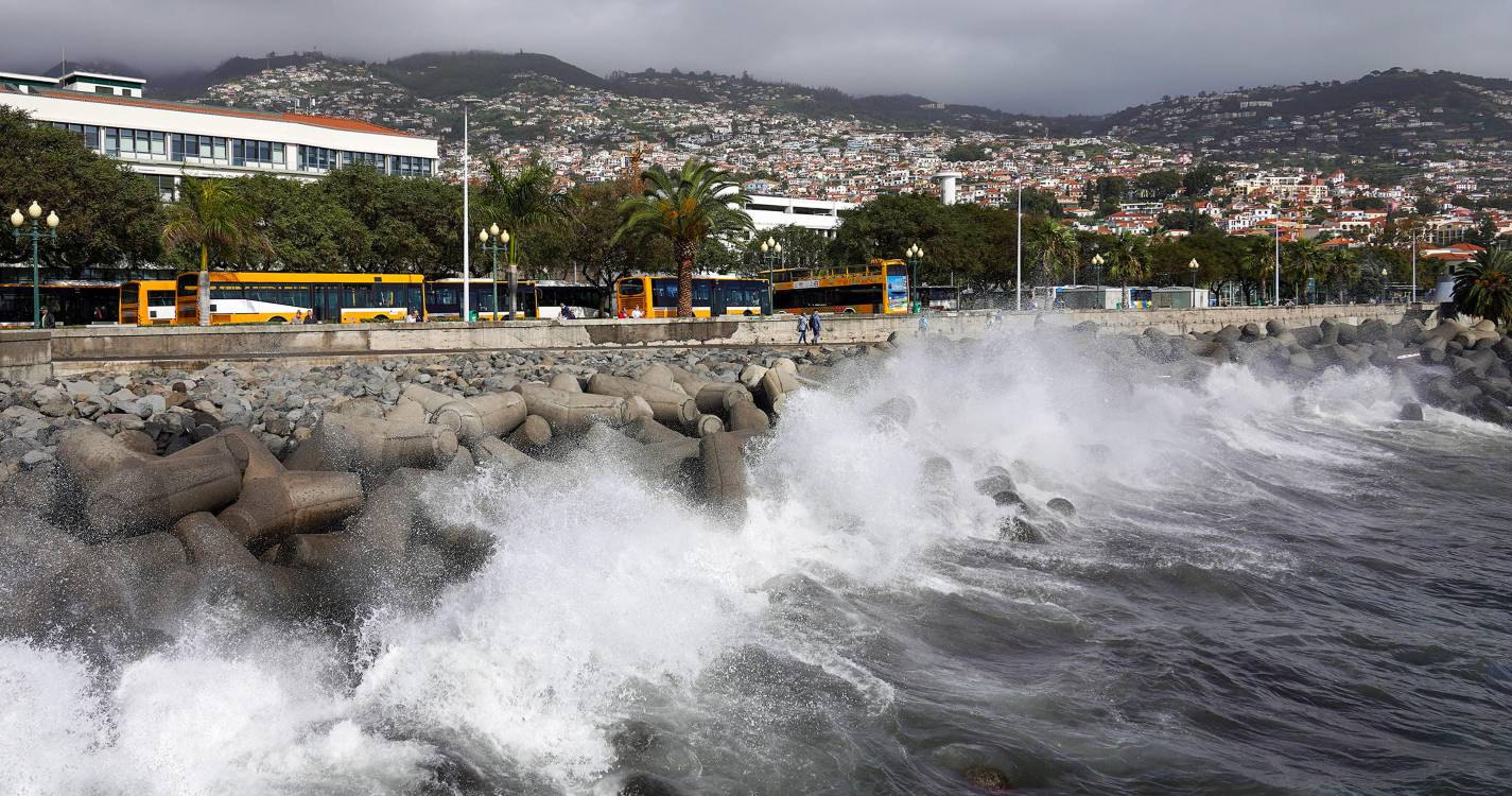 Capitania do Funchal alerta para mau tempo e vento muito forte neste último dia do ano