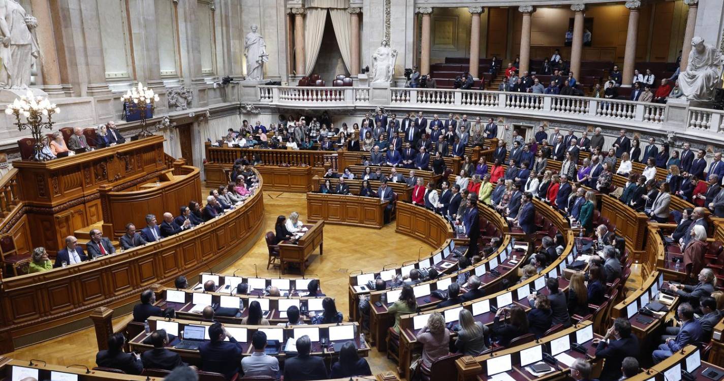 Parlamento levanta imunidade a três deputados do PSD sob suspeita no caso Tutti-Frutti