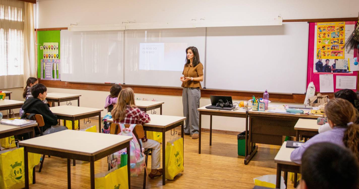 Cientista foi ao encontro da escola em Câmara de Lobos (com fotos)