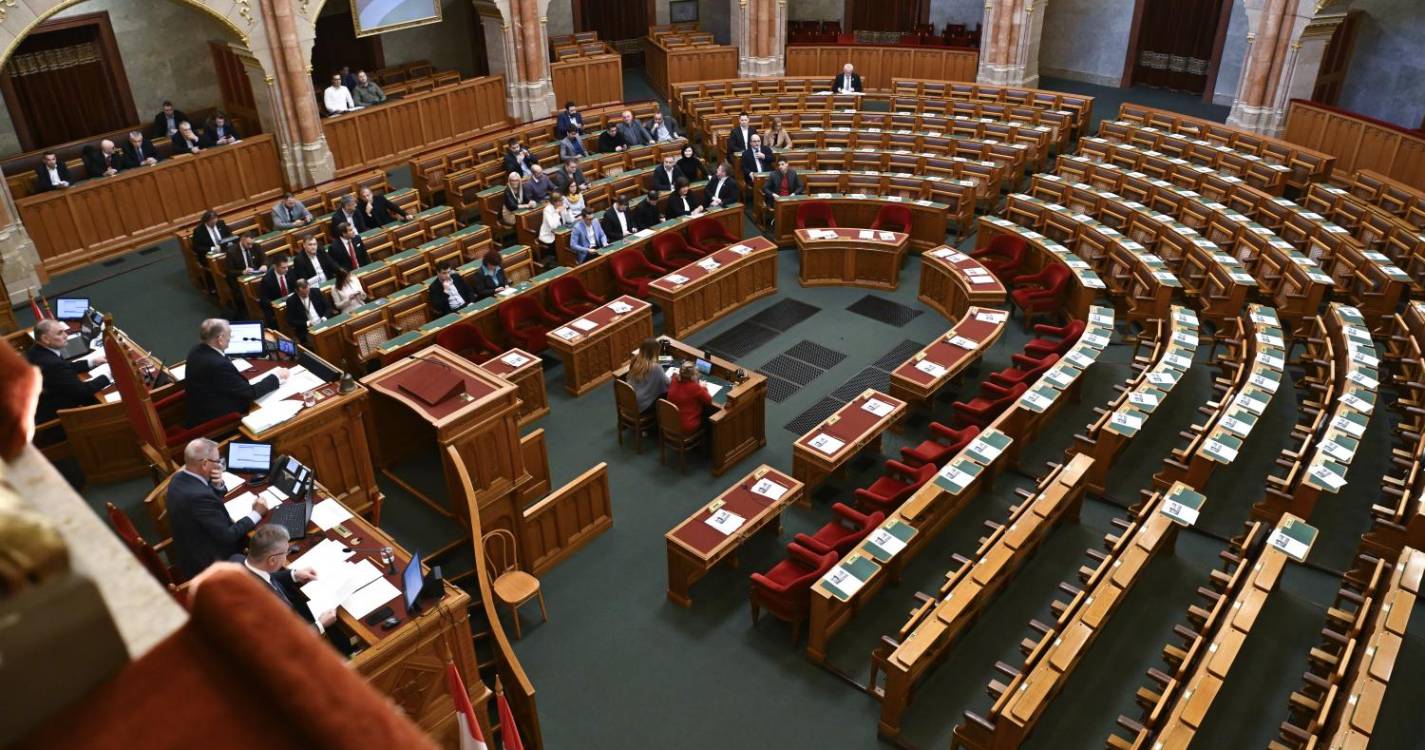 Partido no poder na Hungria boicota sessão parlamentar sobre adesão da Suécia à NATO convocada pela oposição