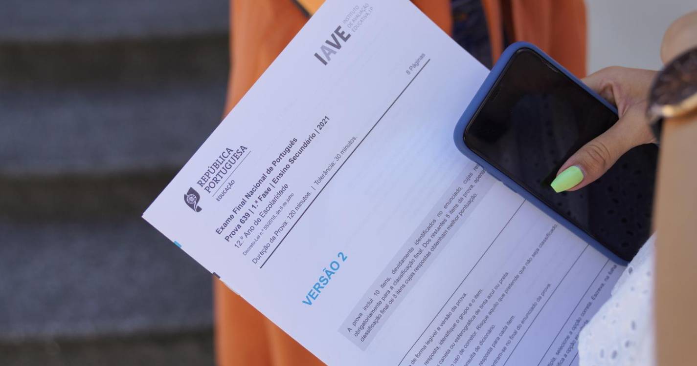 Alunos vão familiarizar-se com provas digitais antes dos exames nacionais