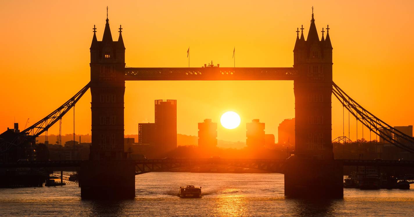 Casal de britânicos idosos libertado pelos talibãs chegou a Londres