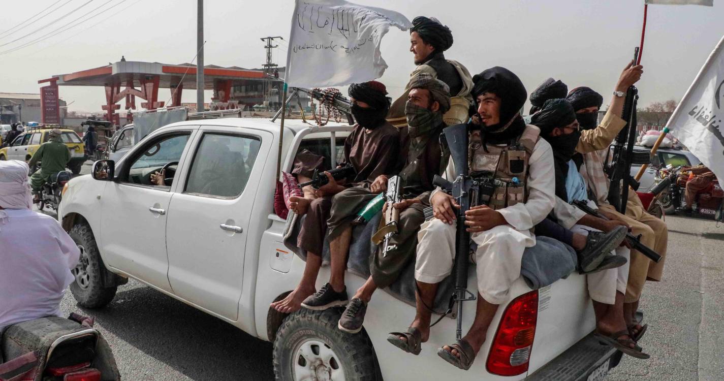 Pelo menos 25 mortos em acidente com autocarro no Afeganistão