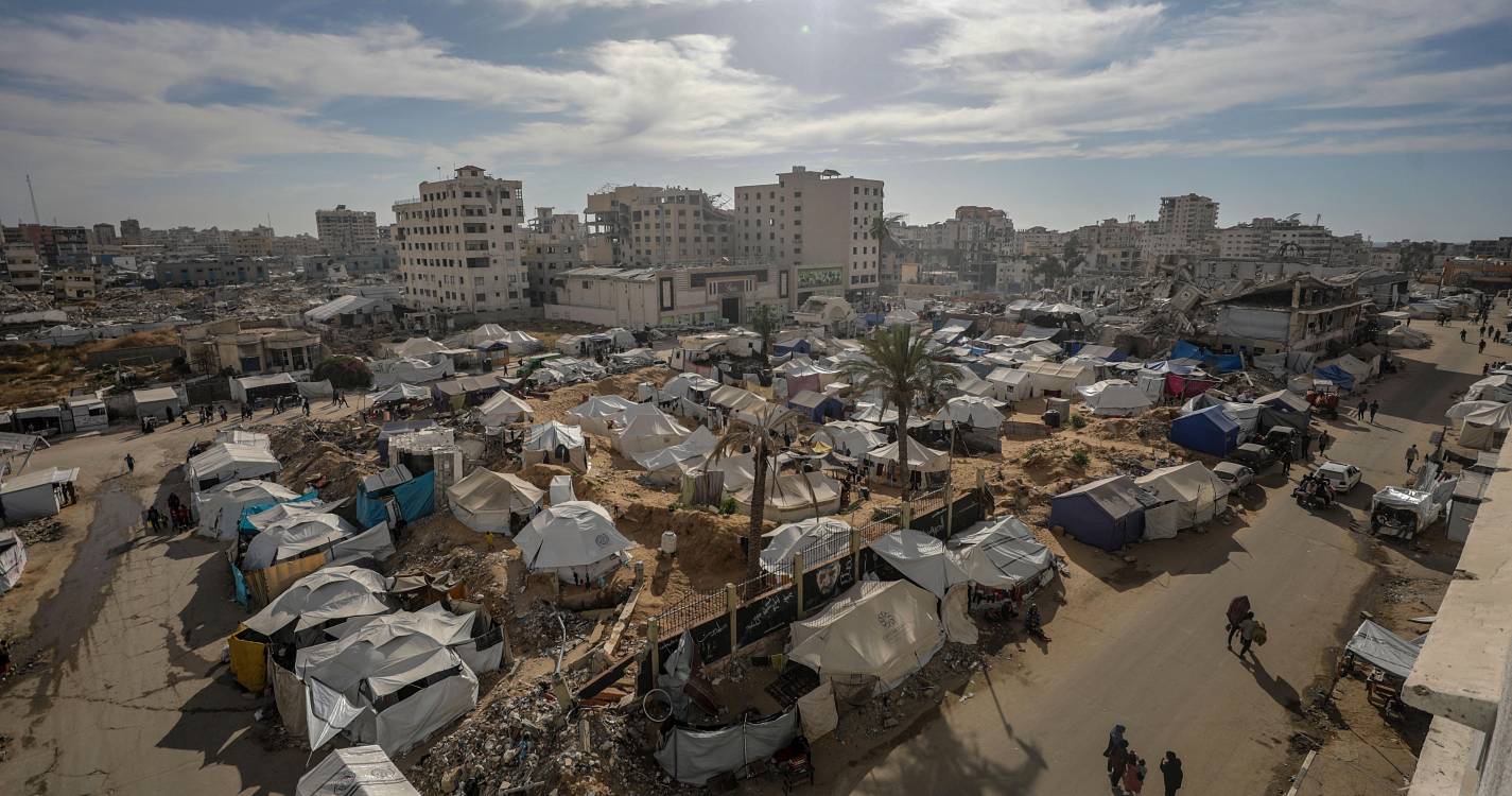 ‘Drone’ atinge navio que transportava ajuda para a Faixa de Gaza