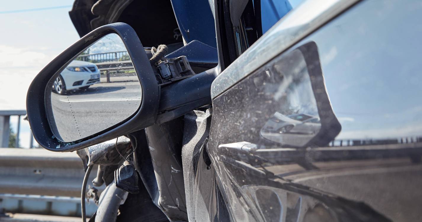 Dois feridos em acidente na via rápida