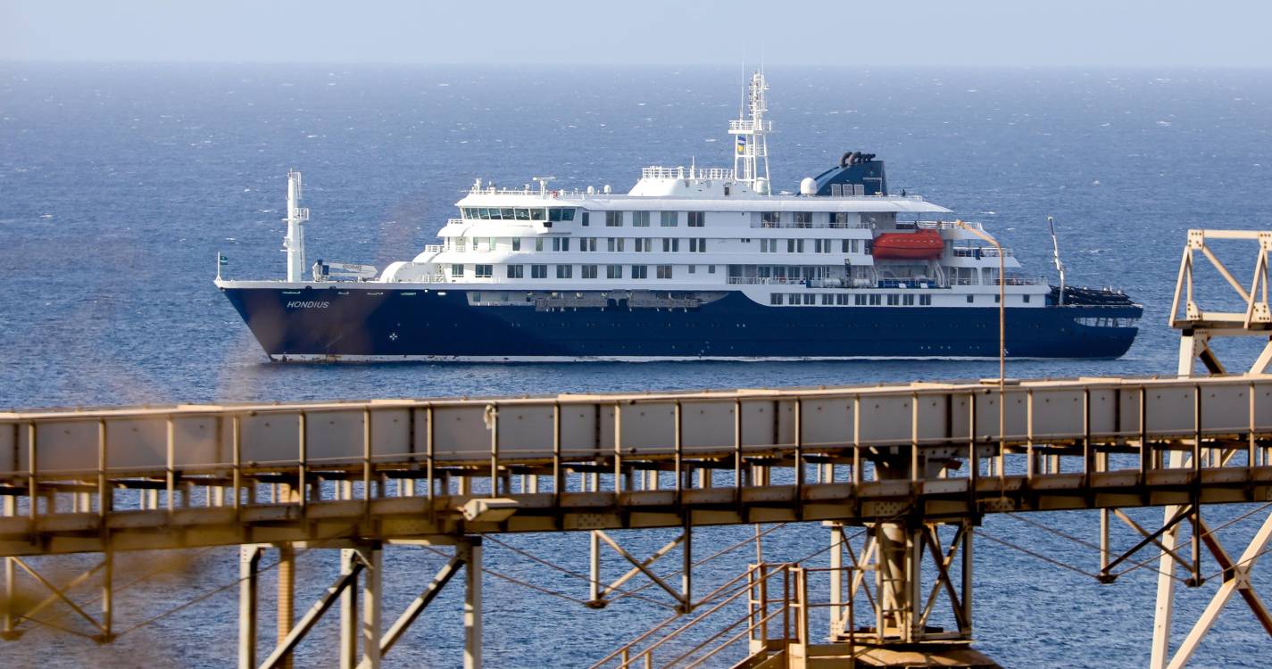 Hantavírus: Cidadão português seguirá no navio “MV Hondius” até aos Países Baixos
