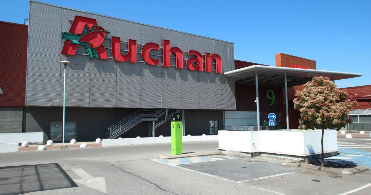 Auchan diz que encerramento no domingo de Páscoa responde a pedido dos trabalhadores
