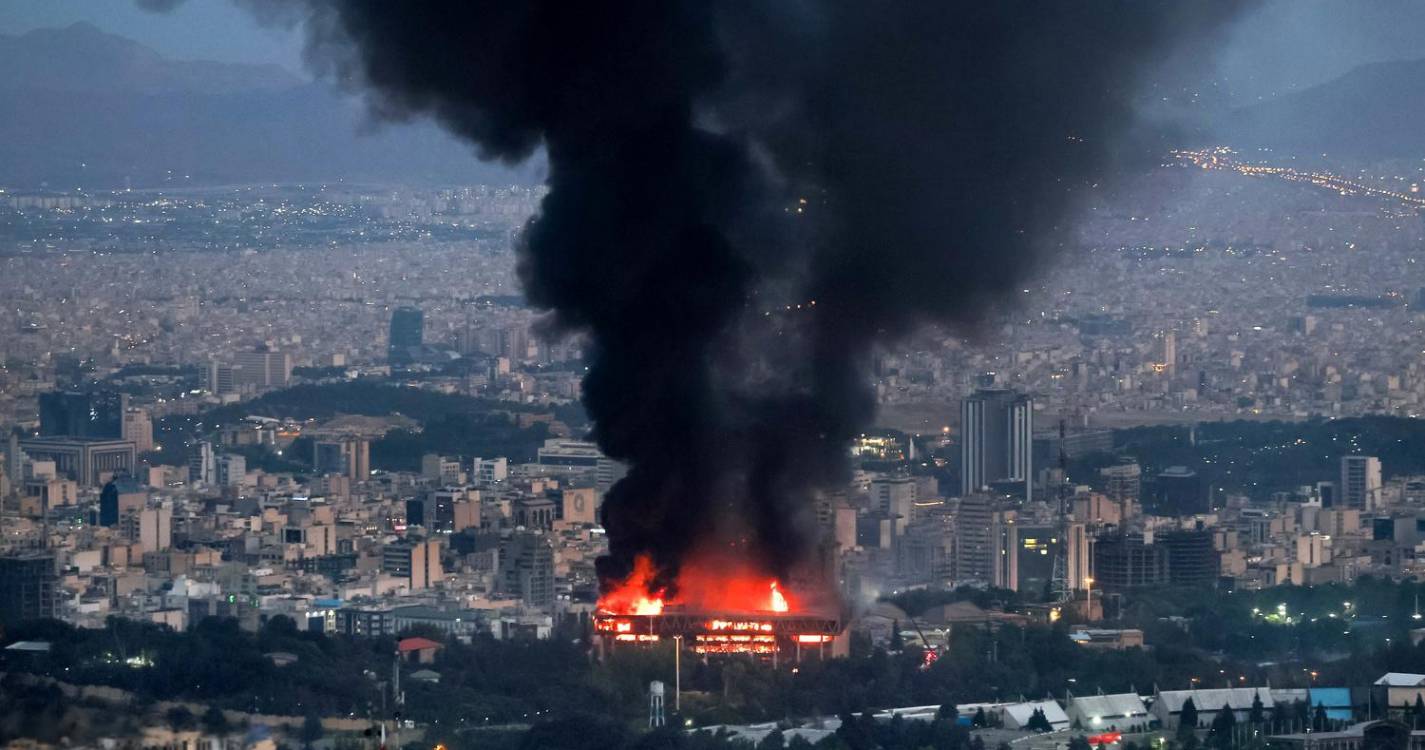 Irão: Exército israelita diz ter concluído “grande ataque” contra sistemas de defesa iranianos