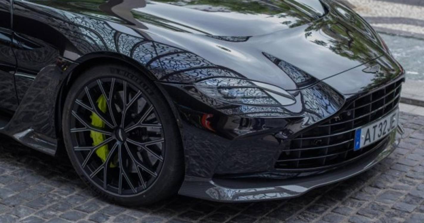 'Máquinas’ da Aston Martin no Savoy Palace [com fotogaleria]