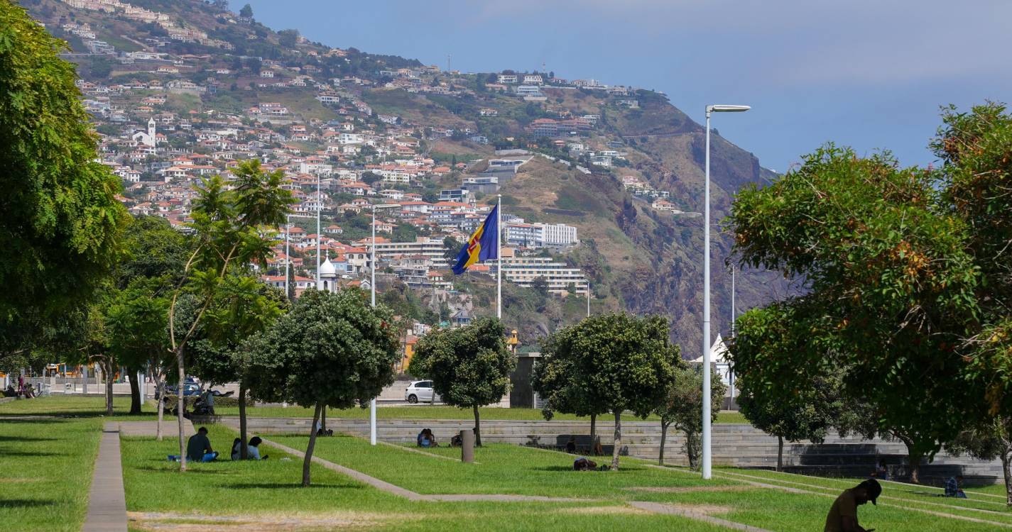 Véspera de feriado com temperaturas mais amenas