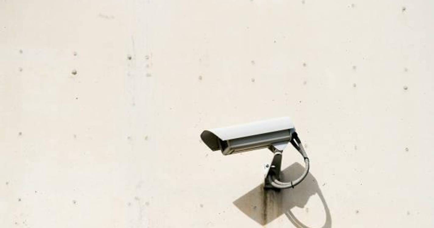 Airbnb proíbe câmaras de vigilância dentro dos alojamentos