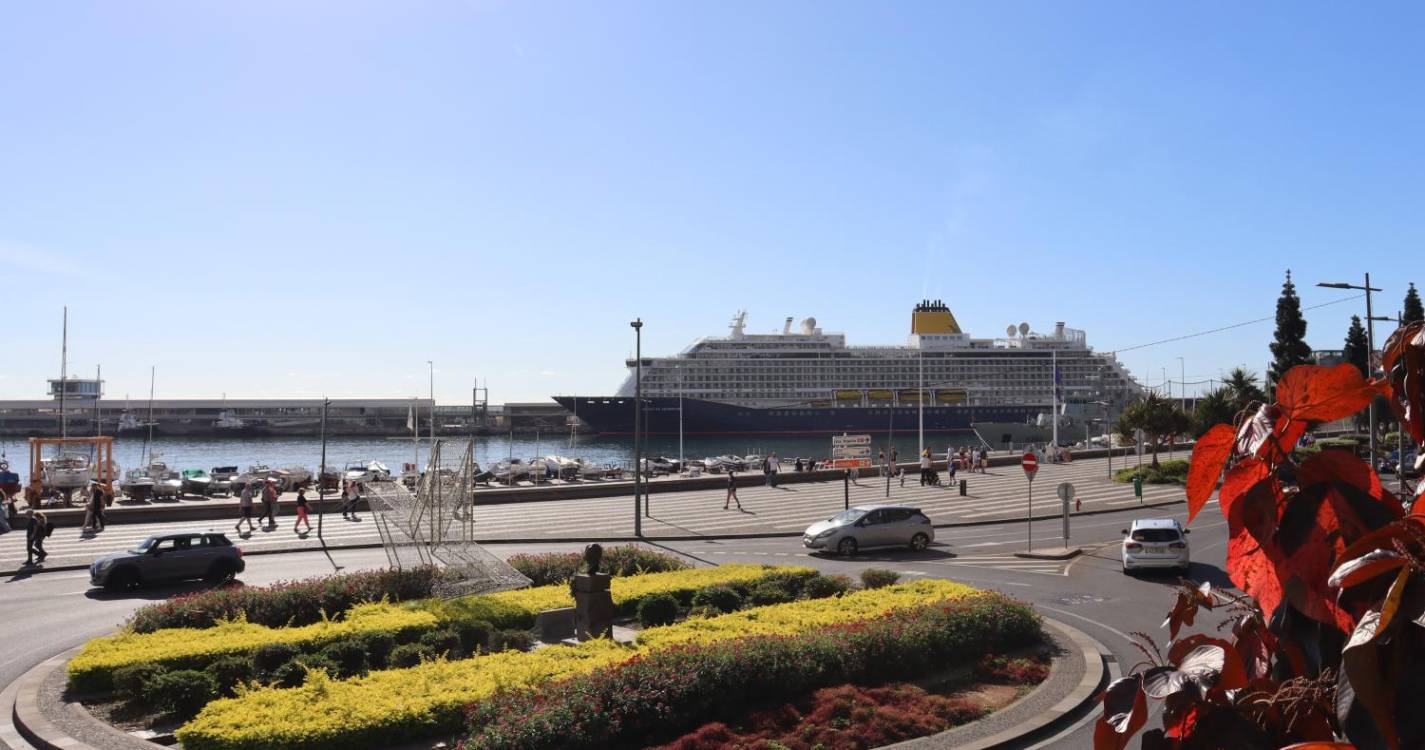 Porto do Funchal recebe ‘Spirit of Adventure’ com 1.447 pessoas