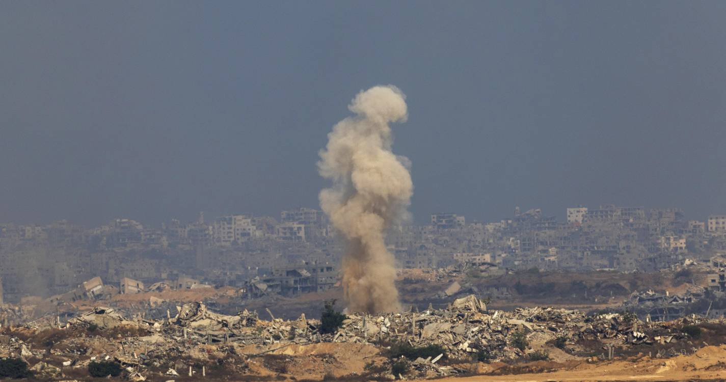Pelo menos 23 pessoas, incluindo oito crianças, morreram em operações militares israelitas em Gaza