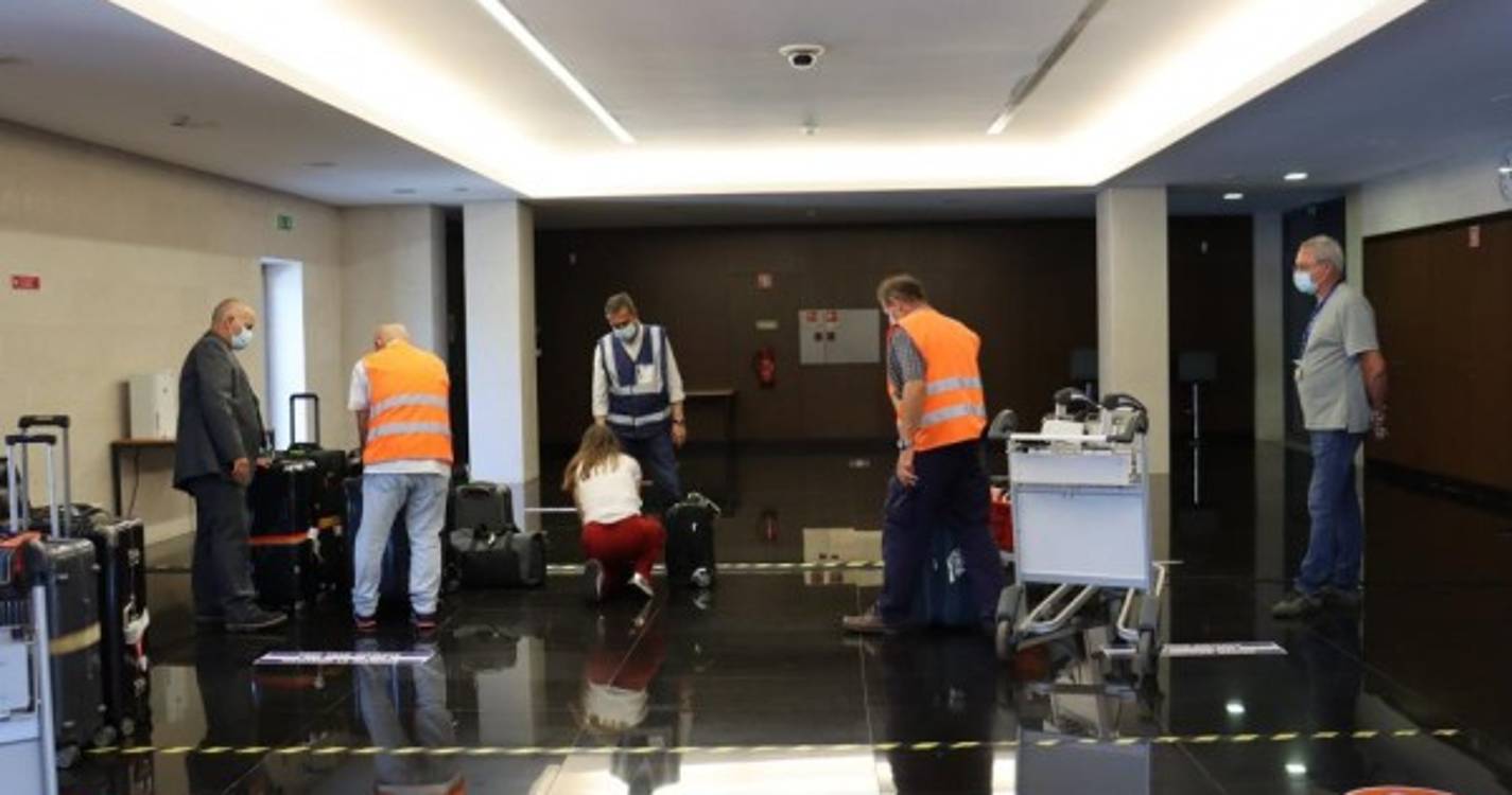 Passageiros já embarcam no World Voyager (fotos)