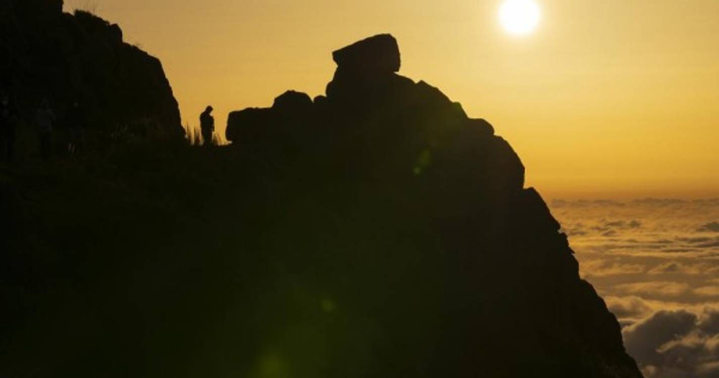 Nascer do sol acima das nuvens (com fotos)