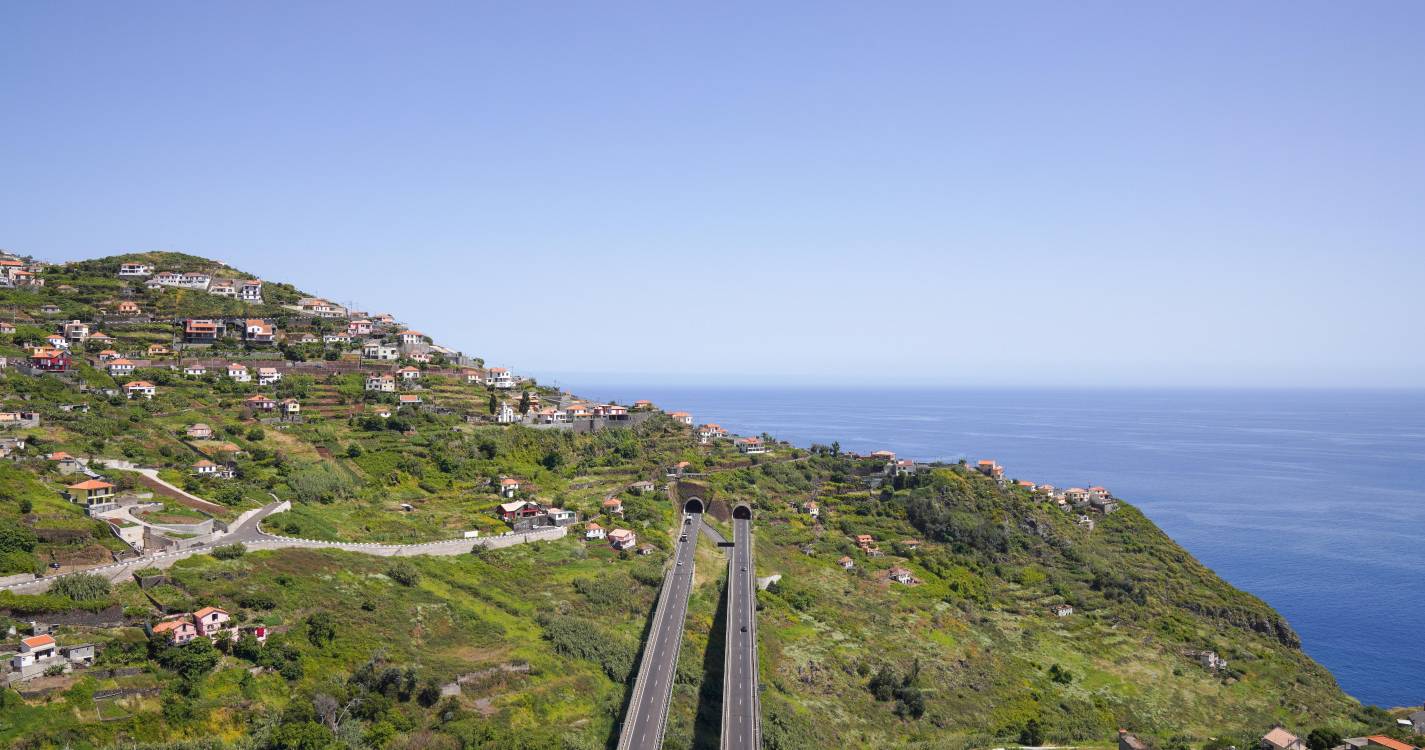 Motociclista ferido em despiste no Campanário