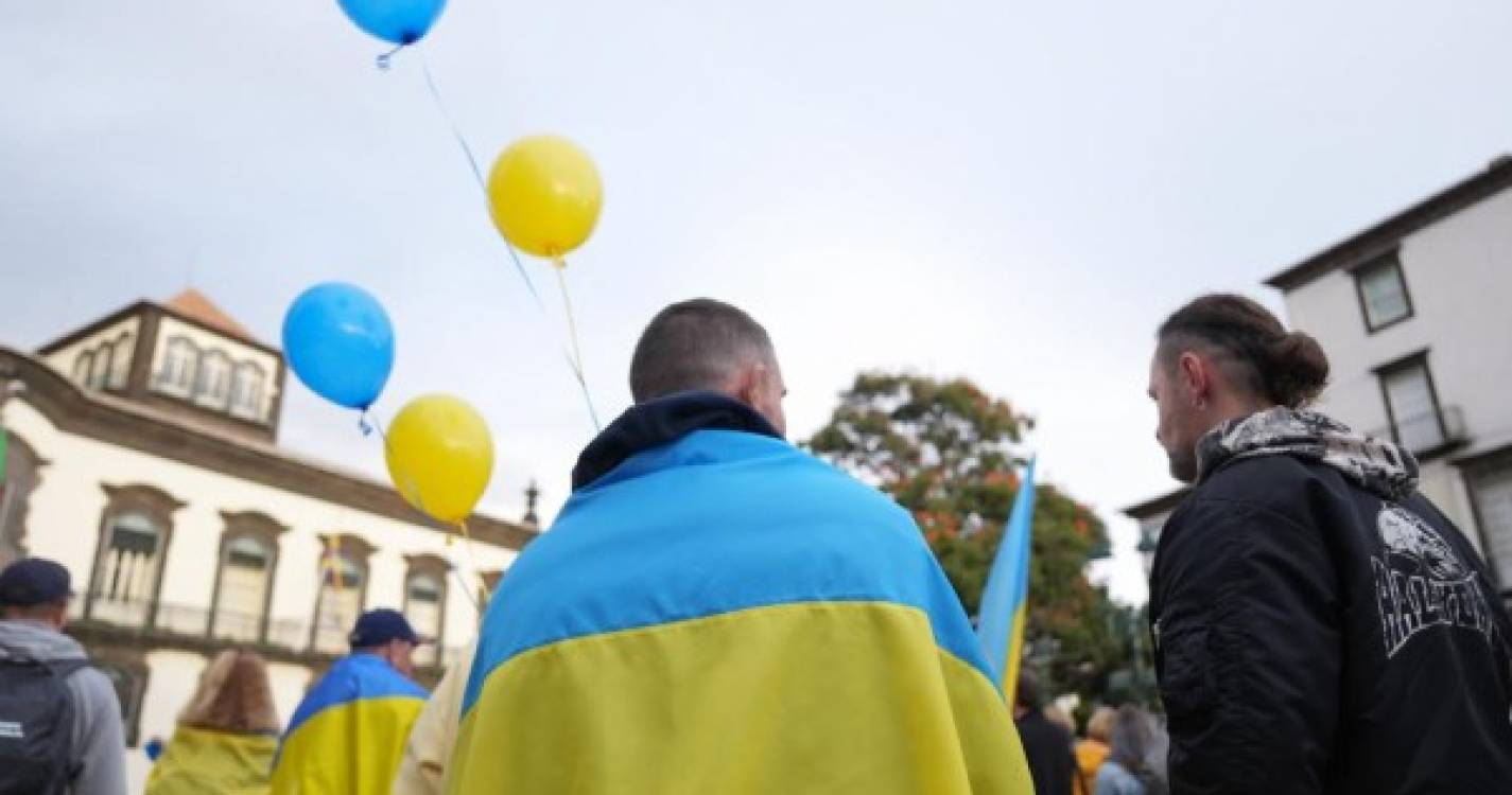 Veja como foi a vigília em homenagem aos mortos provocados pela guerra na Ucrânia no Funchal