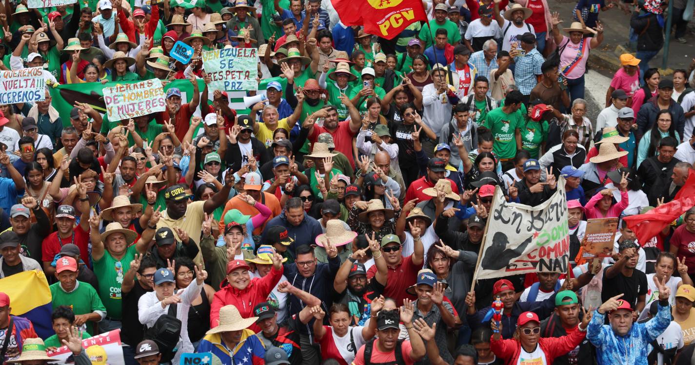 Libertação de Nicolas Maduro exigida em Caracas por milhares de manifestantes