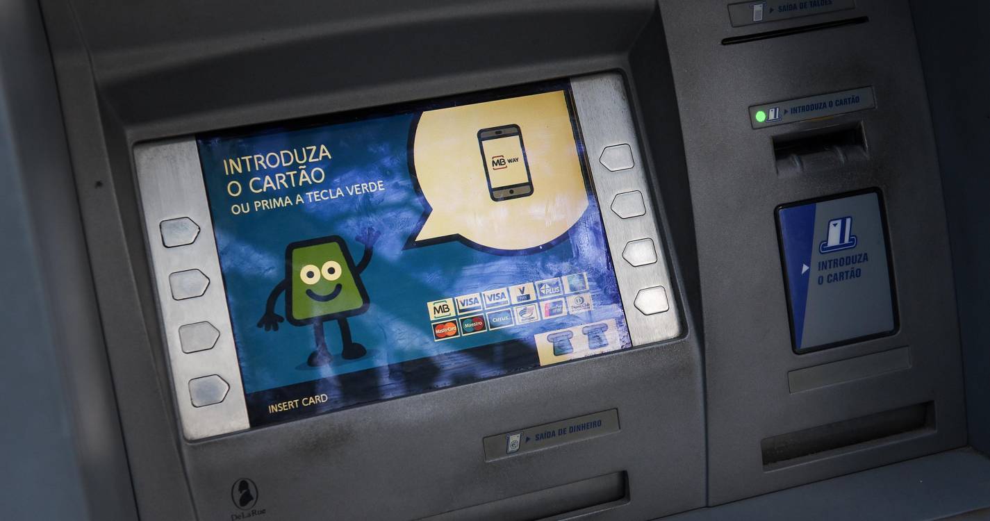 Formigas deixam Faial sem Multibanco