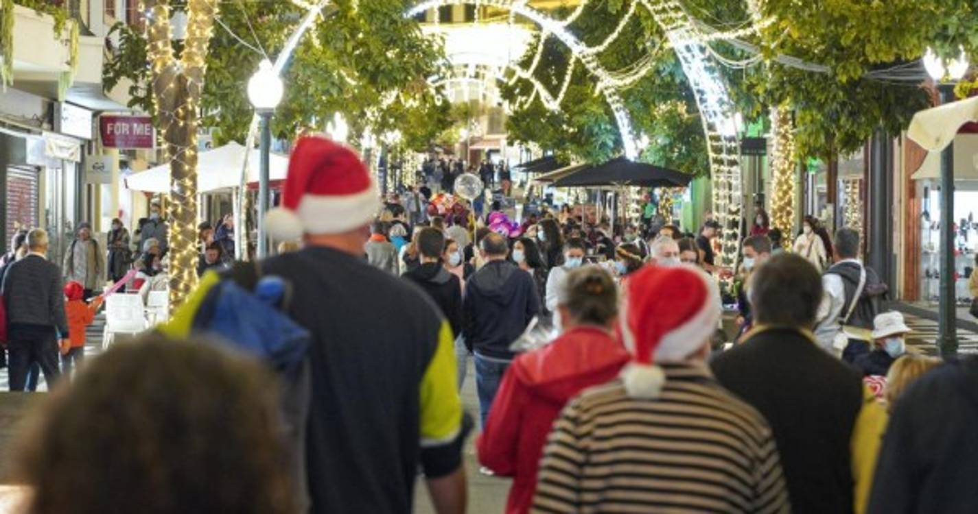 Veja o ambiente da Noite do Mercado e arredores