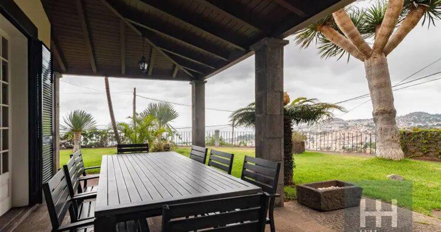 Músico Eric Clapton comprou casa de 1,5 milhões de euros na Madeira