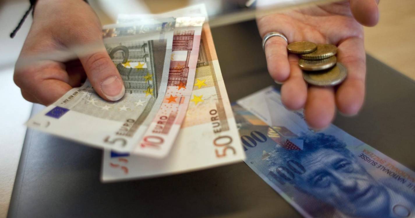 Euro sobe após divulgação de dados positivos da economia dos EUA
