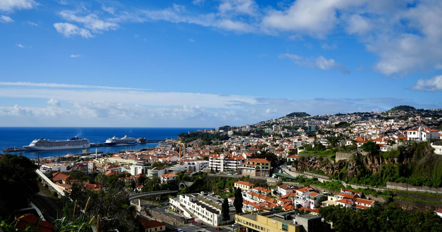 Porto do Funchal recebe mais de seis mil pessoas