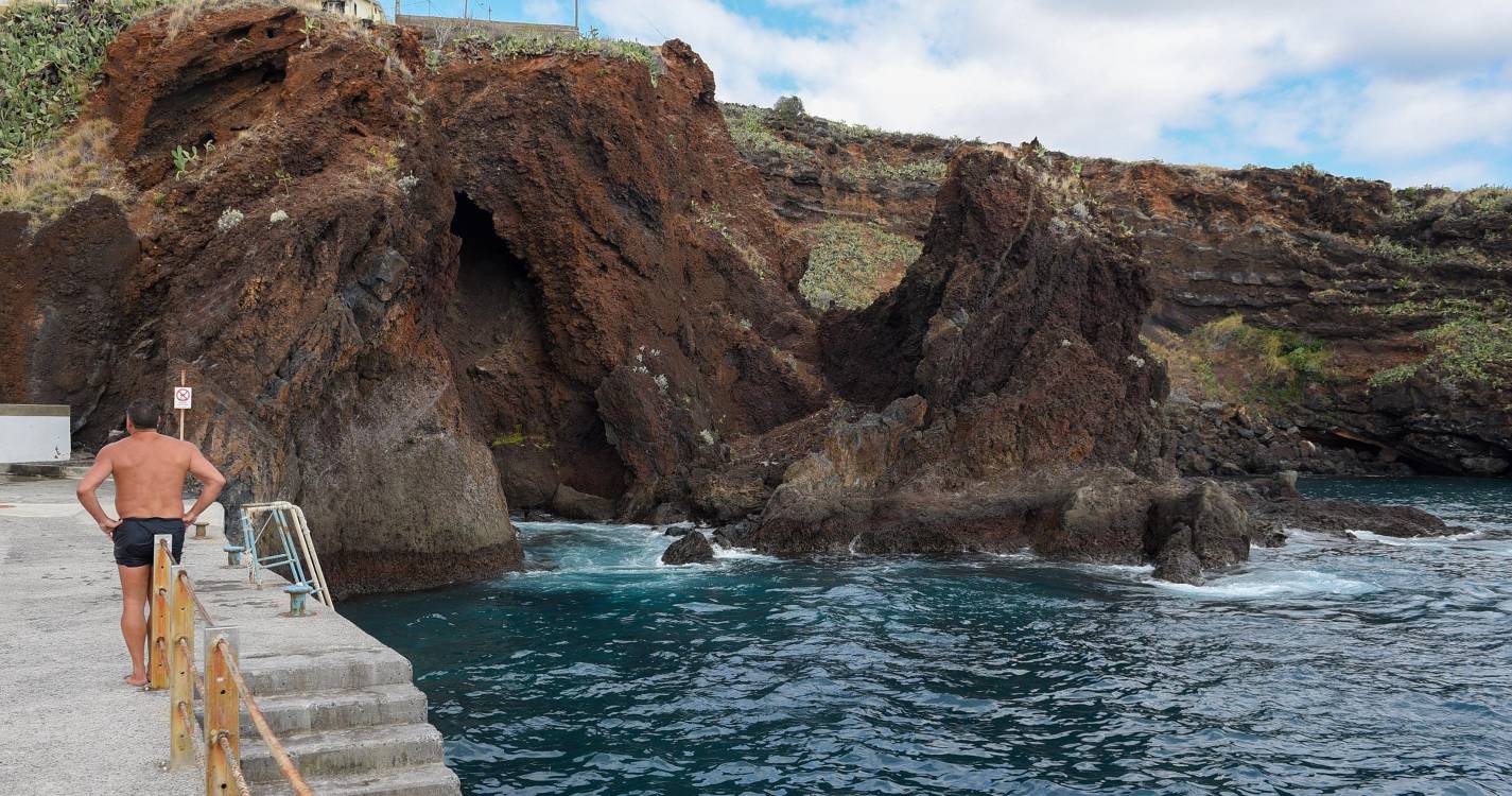 Jovem ferido com gravidade após mergulho na Praia dos Reis Magos